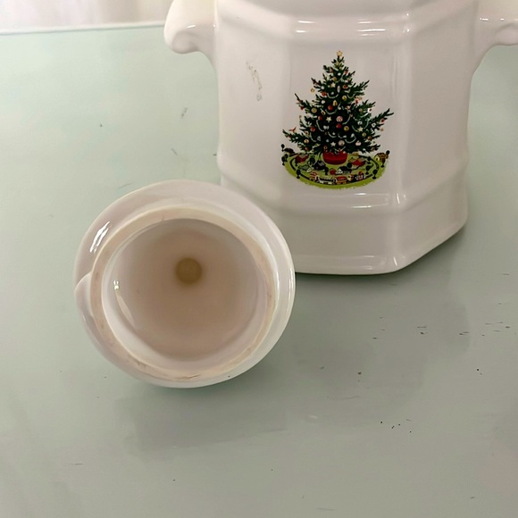 Pfalzgraff Christmas Sugar and Creamer - Picture 7 of 9